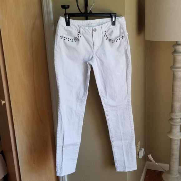 American Eagle White Studded Skinny Jean - Picture 1 of 13